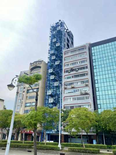 面大安森林公園第一排【水樹之間】附車位視意圖